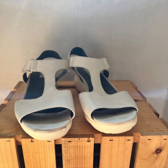 Camper Size 8 Cream Off-White Balloon Leather Adjustable T-Bar Heeled Sandals - Picture 5 of 13